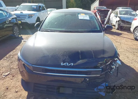 2025 Kia K4 Lxs z USA, uszkodzony, nr VIN 3KPFT4DE2SE131598